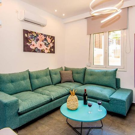 Avocado Villa Offering Peace And Relaxation 아르고스톨리온 외부 사진