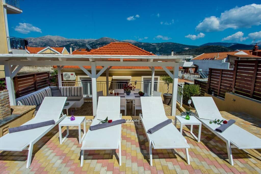 Avocado Villa Offering Peace And Relaxation 아르고스톨리온 외부 사진