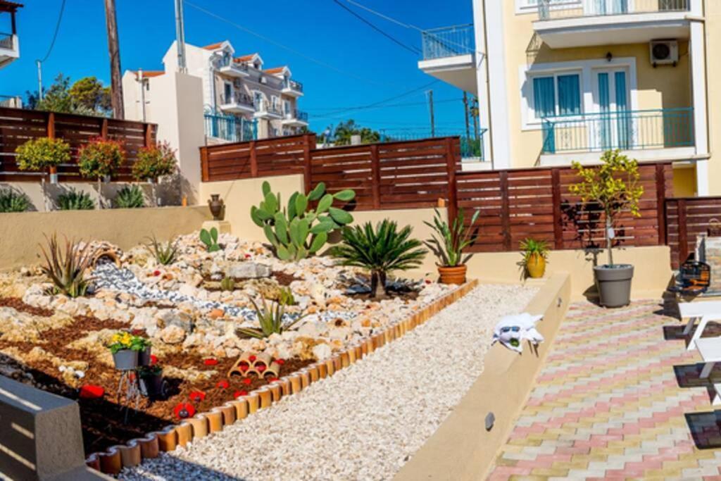 Avocado Villa Offering Peace And Relaxation 아르고스톨리온 외부 사진