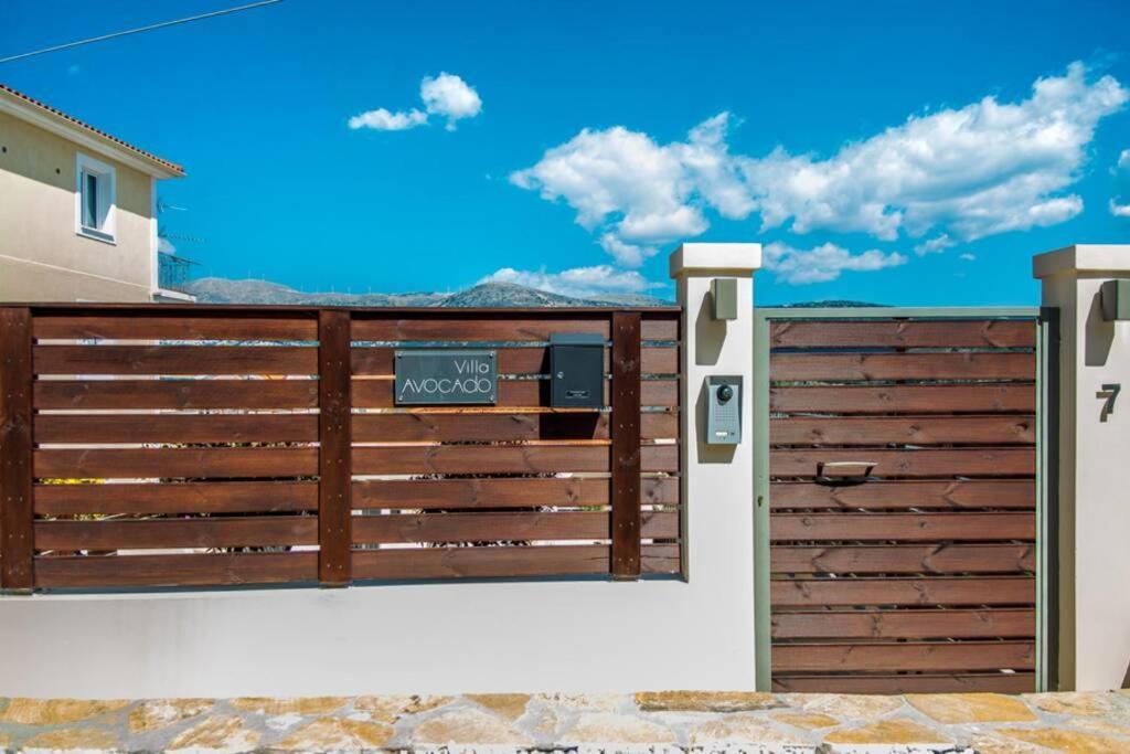 Avocado Villa Offering Peace And Relaxation 아르고스톨리온 외부 사진