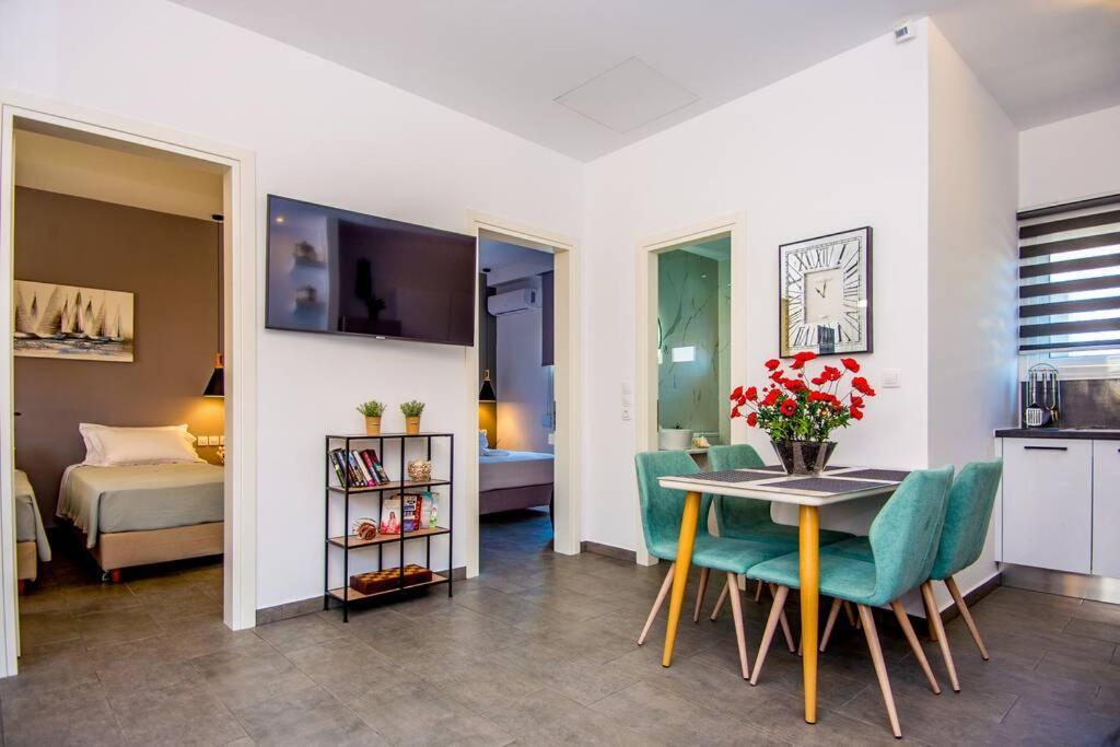 Avocado Villa Offering Peace And Relaxation 아르고스톨리온 외부 사진