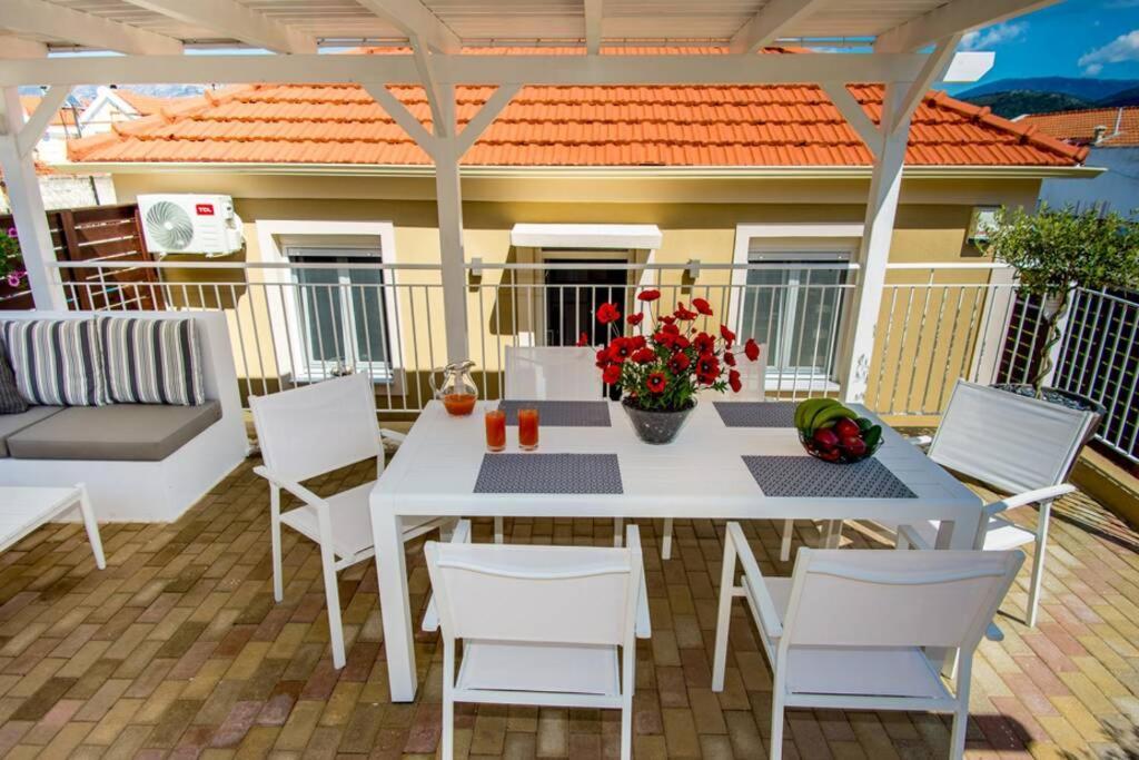 Avocado Villa Offering Peace And Relaxation 아르고스톨리온 외부 사진