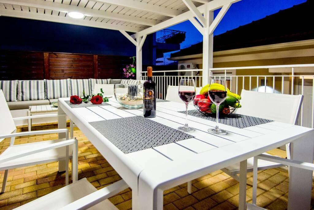 Avocado Villa Offering Peace And Relaxation 아르고스톨리온 외부 사진